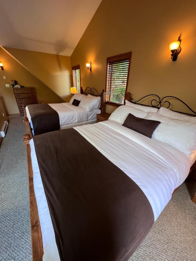 Sunshine Coast Resort Madeira Park Exterior photo